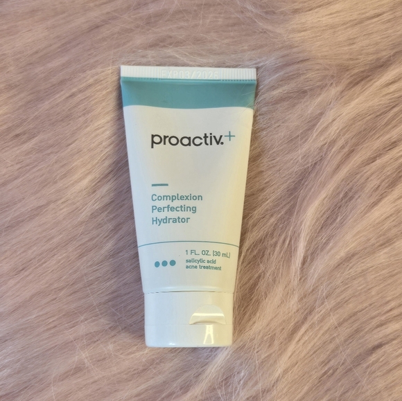 Proactiv+ Complexion Perfecting Hydrator - Picture 1 of 4